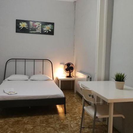 Central & Basic Ramblas 巴塞罗那 外观 照片