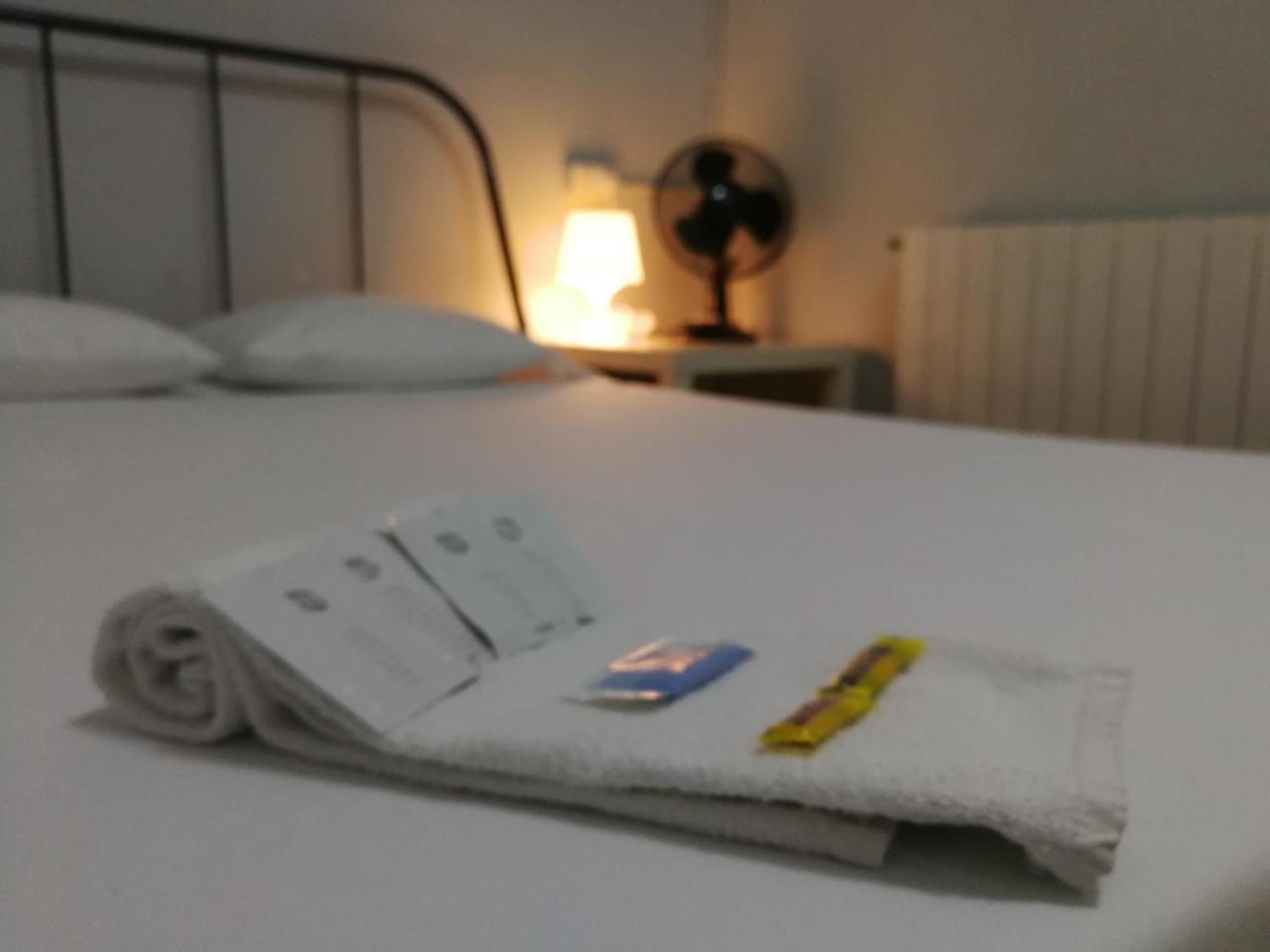 Central & Basic Ramblas 巴塞罗那 外观 照片